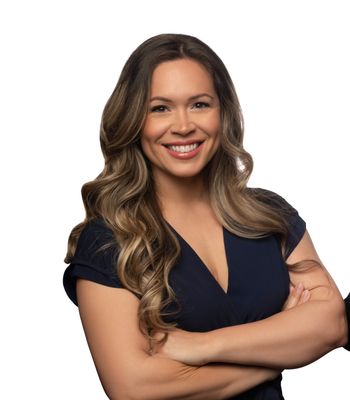 Portrait of Lisis Buettell, REALTOR®.
